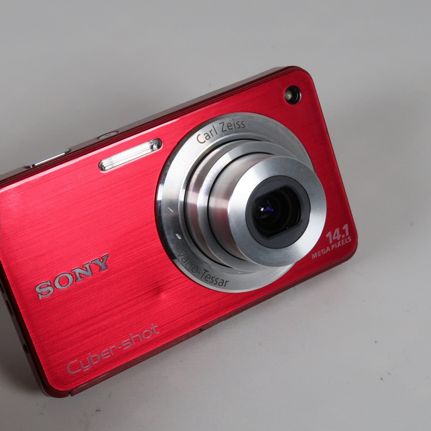 Soney Cybershot DSC-W560 14.1MP Digital Camera Red, Case – Excellent