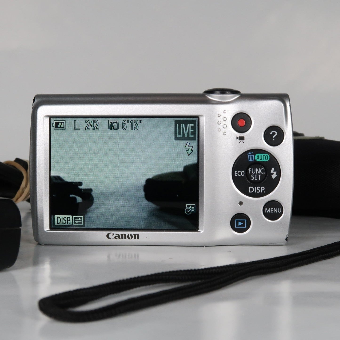 Cenon Powershot A2550 HD 16.0MP + Cenon Powershot A3200 Digital Cameras Bundle