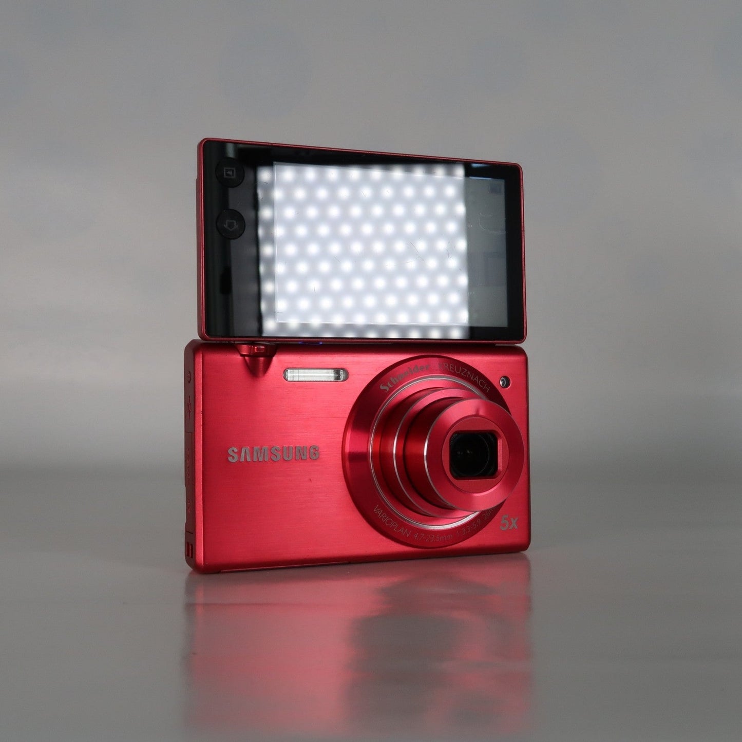 Samung MV Series MV800 16.1MP Digital Camera Red, Case - Excellent