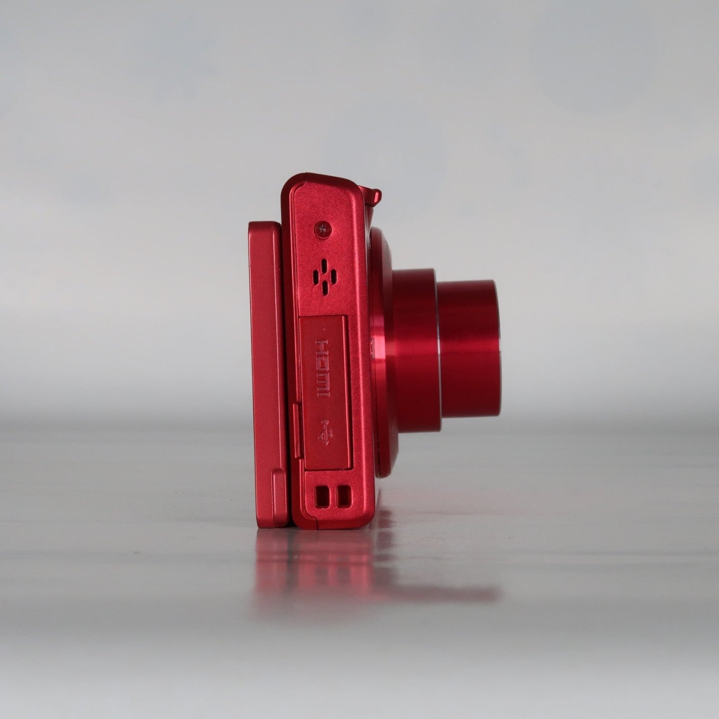 Samung MV Series MV800 16.1MP Digital Camera Red, Case - Excellent