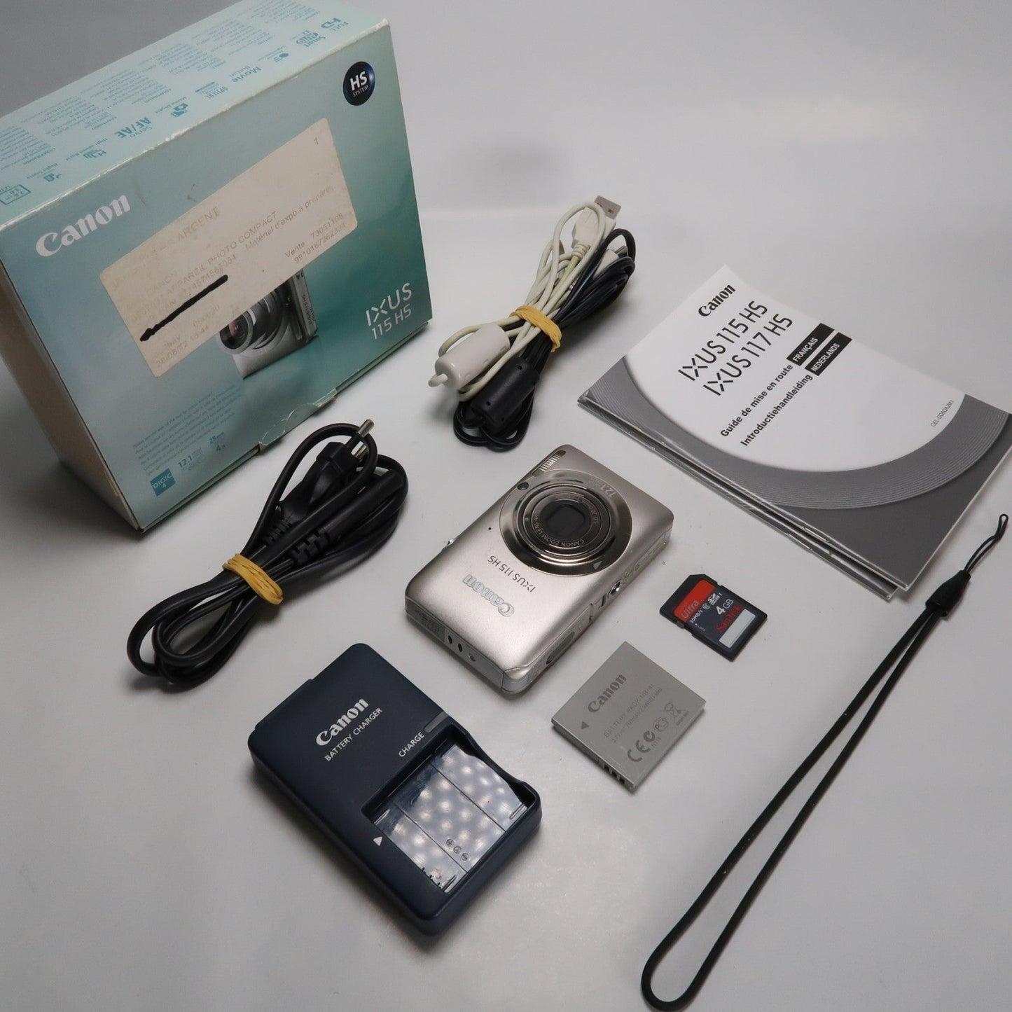 Cenon IXUS 115 HS PowerShot ELPH 100 HS 12.1MP 4x Digital Camera Silver – Very Good Condition