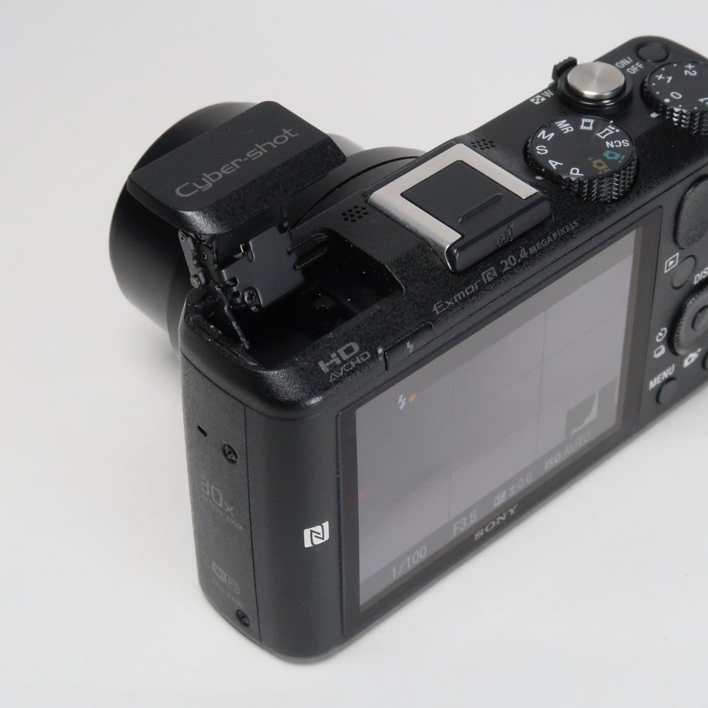 Soney CyberShot DSC-HX60V 20.4MP – Black – 30x Zoom + Case + 32GB SD Card