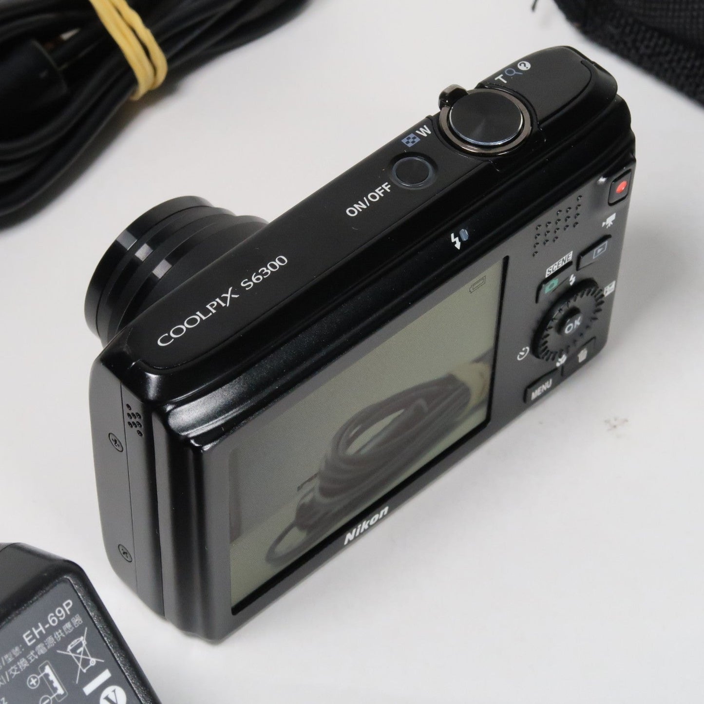 Nikona Coolpix S6300 16MP Compact Digital Camera – 10x Zoom, Case, SD Card