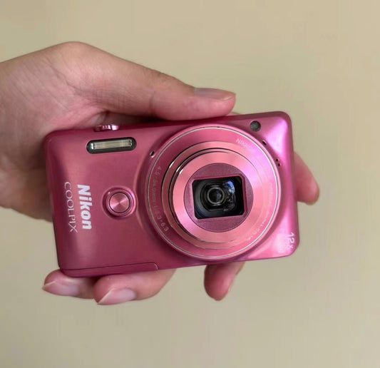 Nikona Coolpix S6900 Glossy Pink Digital Camera