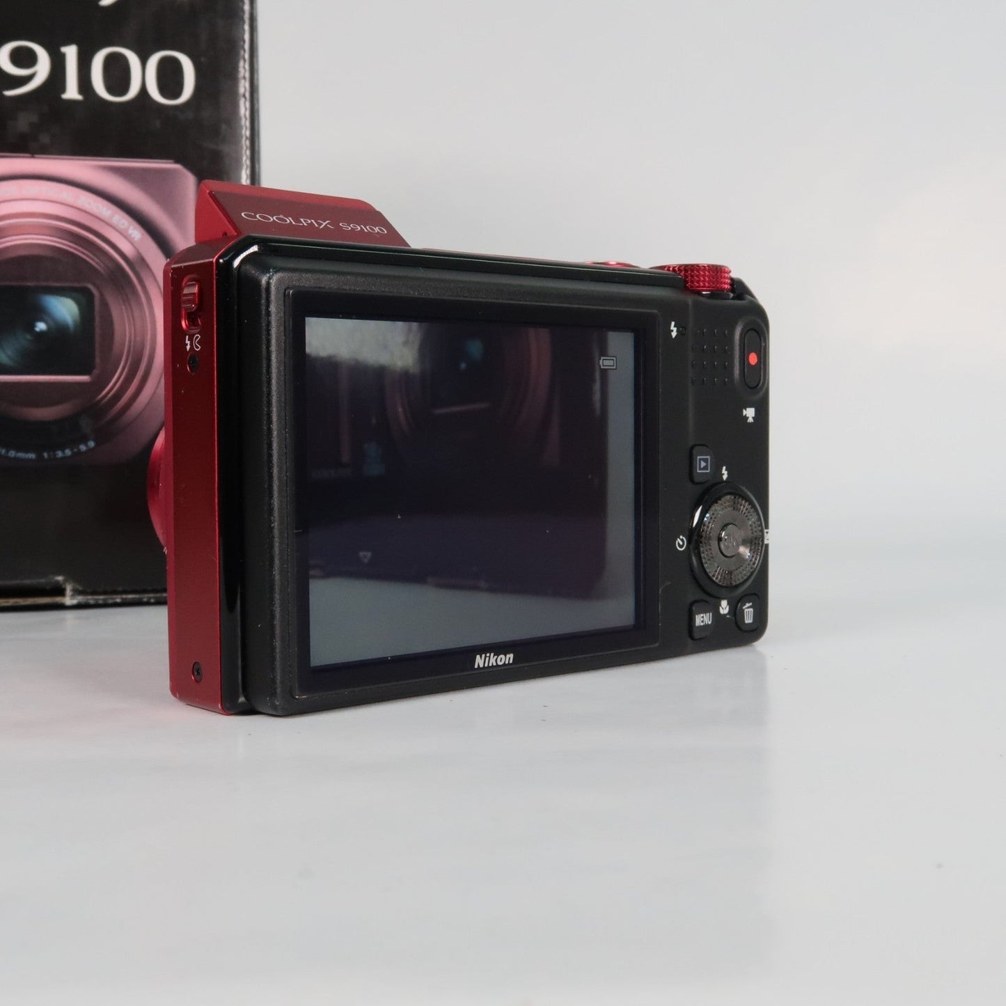 Nikona Coolpix S9100 12.1MP 18x Digital Camera Red, Case, SD Card – Very Good