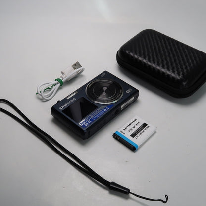 Samung  DualView DV150F 16.2MP Digital Camera – Blue – Excellent