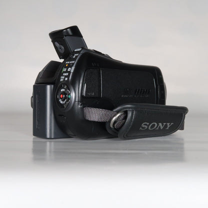 Soney HDR-SR12E Full HD AVCHD Handycam Camcorder – 120GB Internal Storage