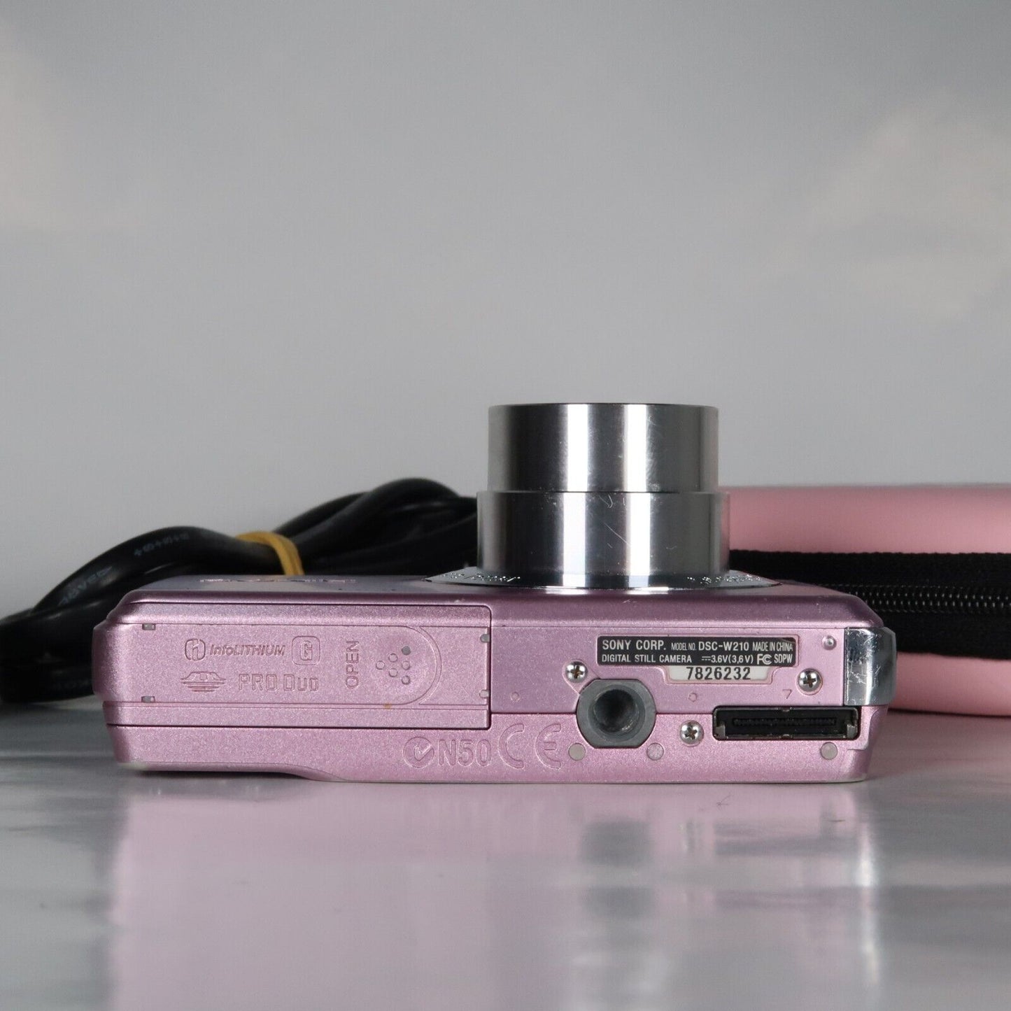 Soney Cyber-shot DSC-W210 12.1MP Digital Camera Pink – Excellent Condition