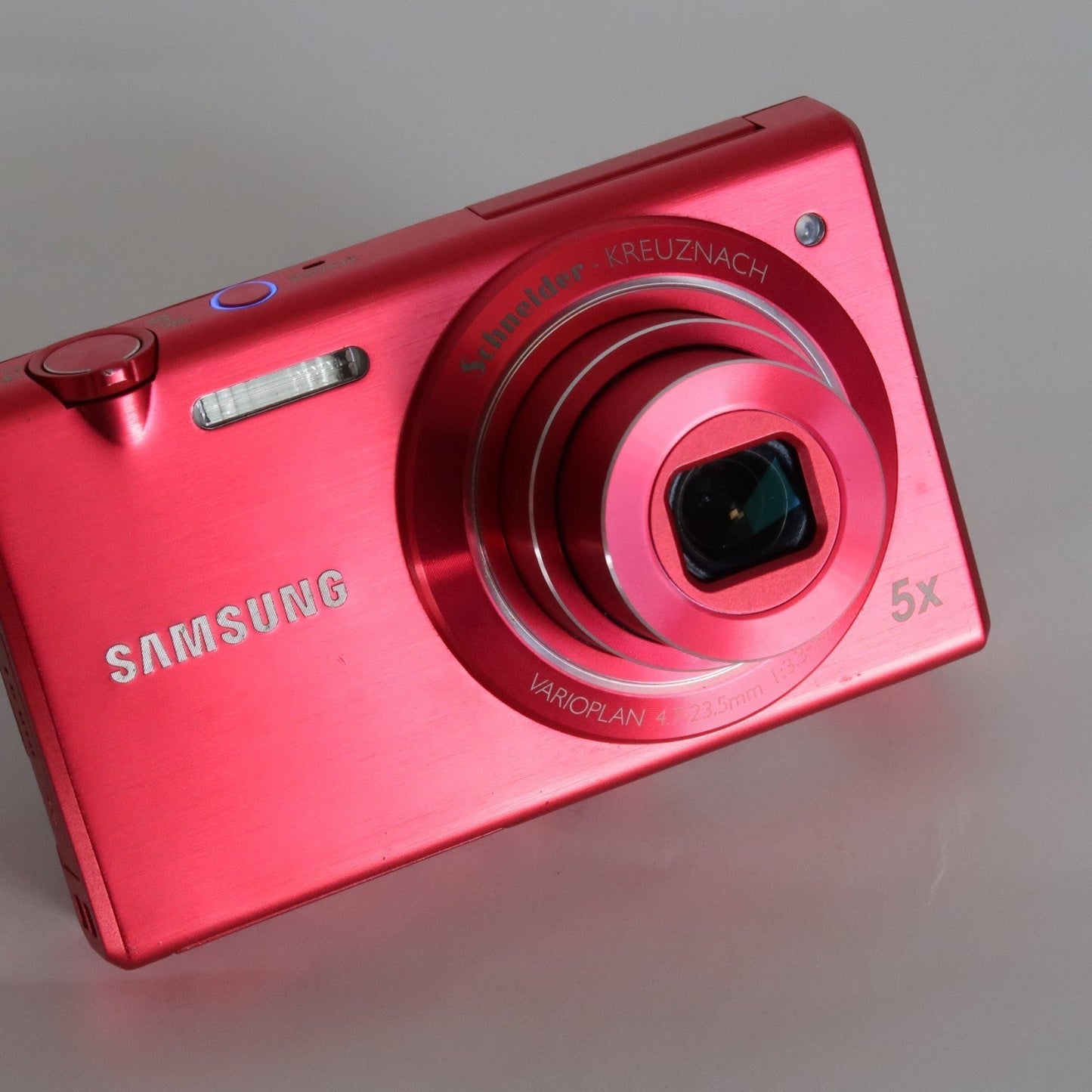 Samung  MV Series MV800 16.1MP Digital Camera Red, Case - Excellent