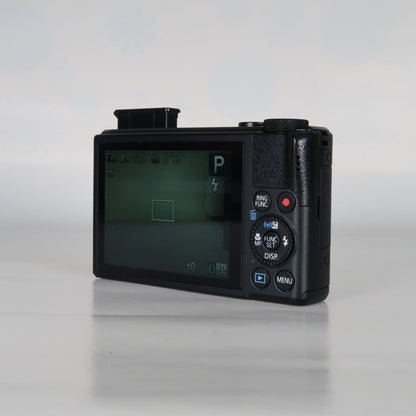 Cenon PowerShot S110 12.1MP Digital Camera – Black, Case, SD Card – Excellent