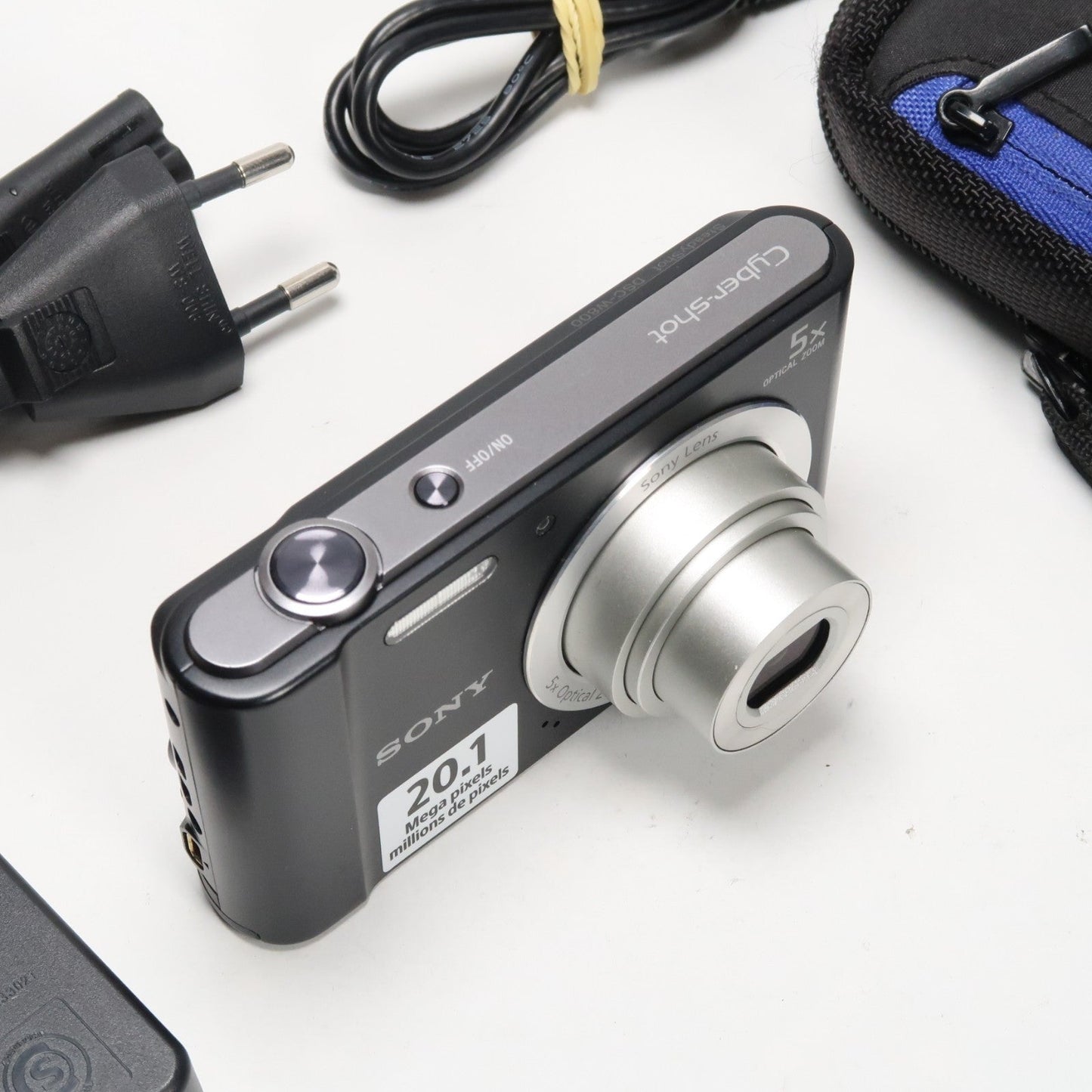 Soney Cyber-shot DSC-W800 20.1MP + Cenon IXUS 160 Silver Digital Cameras Bundle