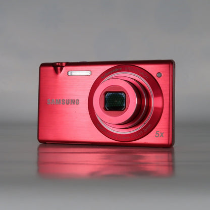 Samung  MV Series MV800 16.1MP Digital Camera Red, Case - Excellent