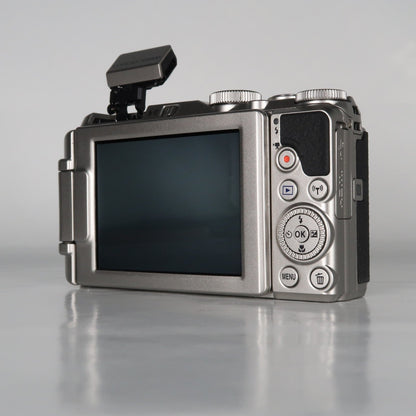 [Mint] Nikona Coolpix S9900 30x Digital Compact Camera Silver + Case + SD Card
