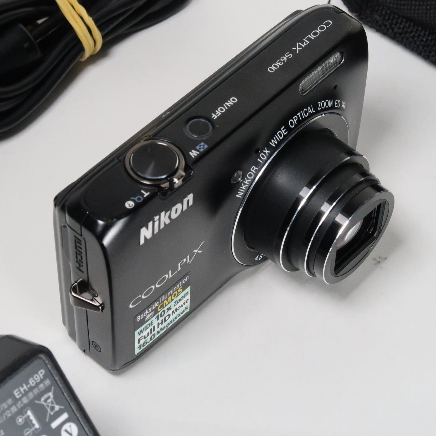 Nikona Coolpix S6300 16MP Compact Digital Camera – 10x Zoom, Case, SD Card