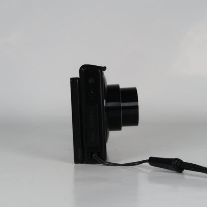 Samung MV Series MV800 16.1MP Digital Camera Black – Excellent Condition