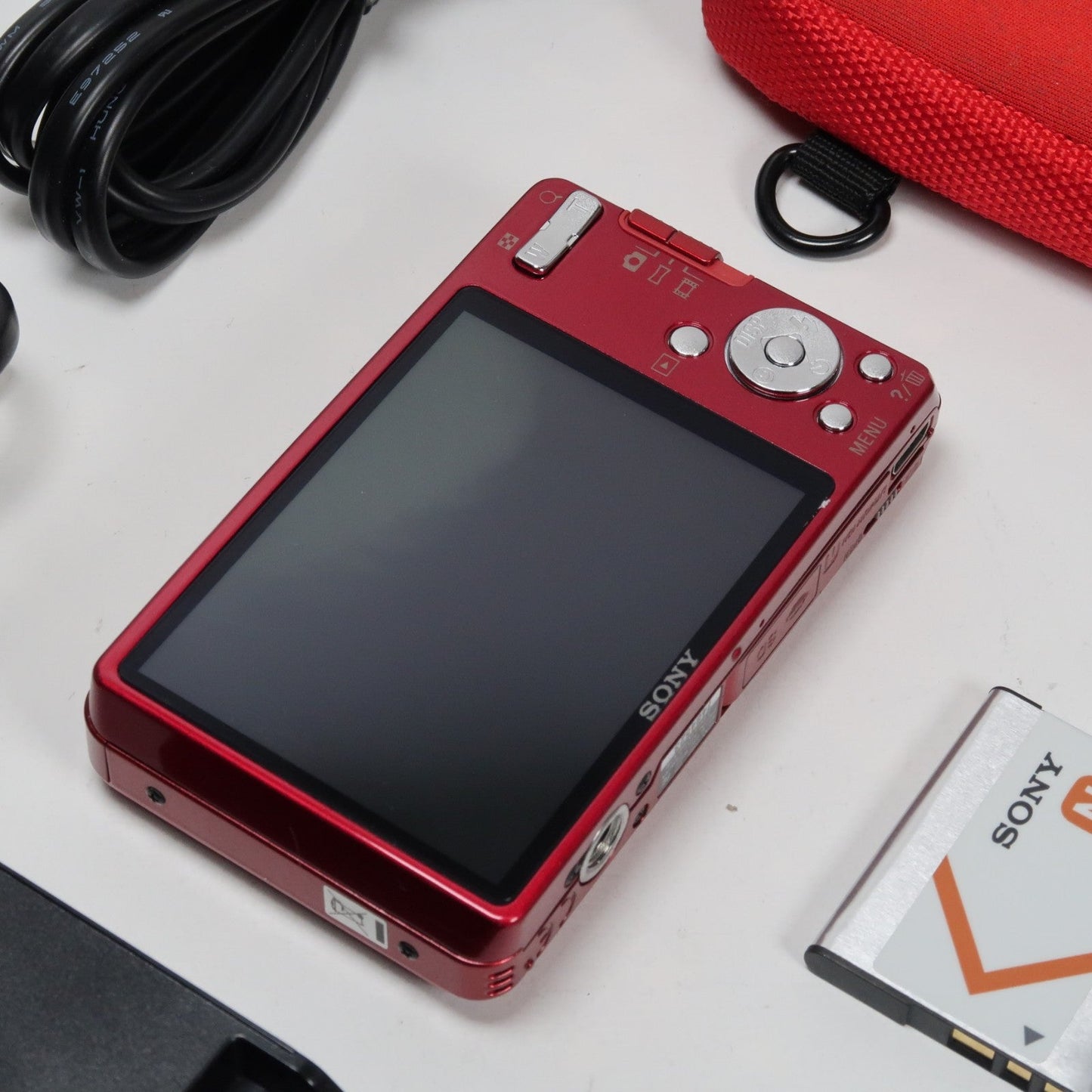 Soney Cybershot DSC-W560 14.1MP Digital Camera Red, Case – Excellent