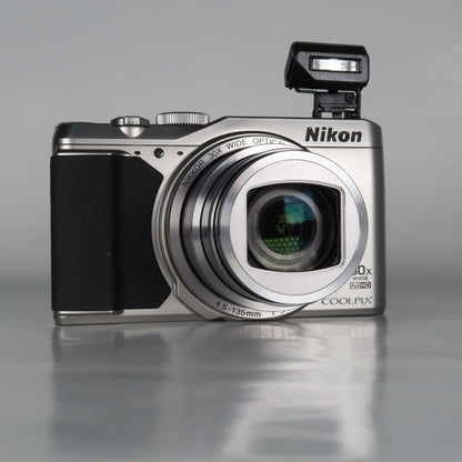 [Mint] Nikona Coolpix S9900 30x Digital Compact Camera Silver + Case + SD Card
