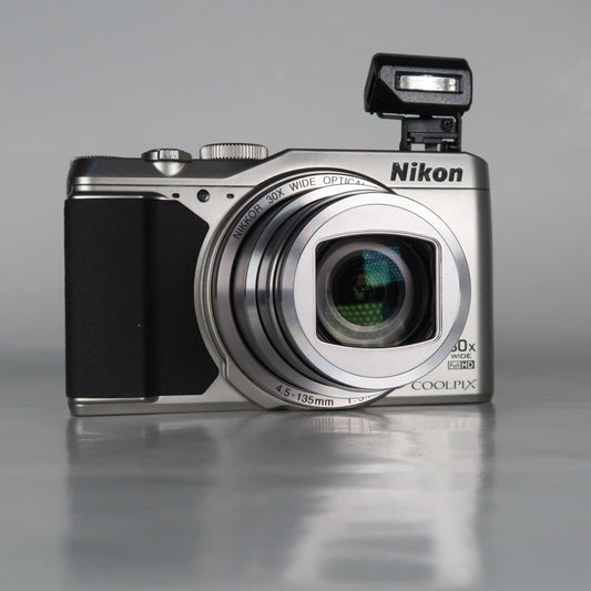 [Mint] Nikona Coolpix S9900 30x Digital Compact Camera Silver + Case + SD Card