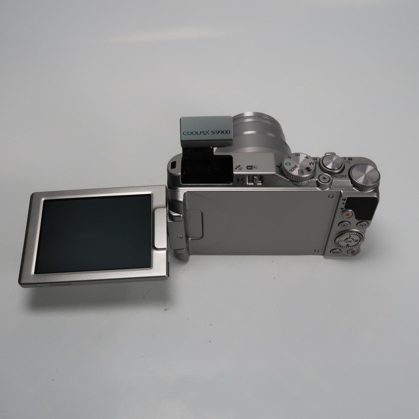 [Mint] Nikona Coolpix S9900 30x Digital Compact Camera Silver + Case + SD Card