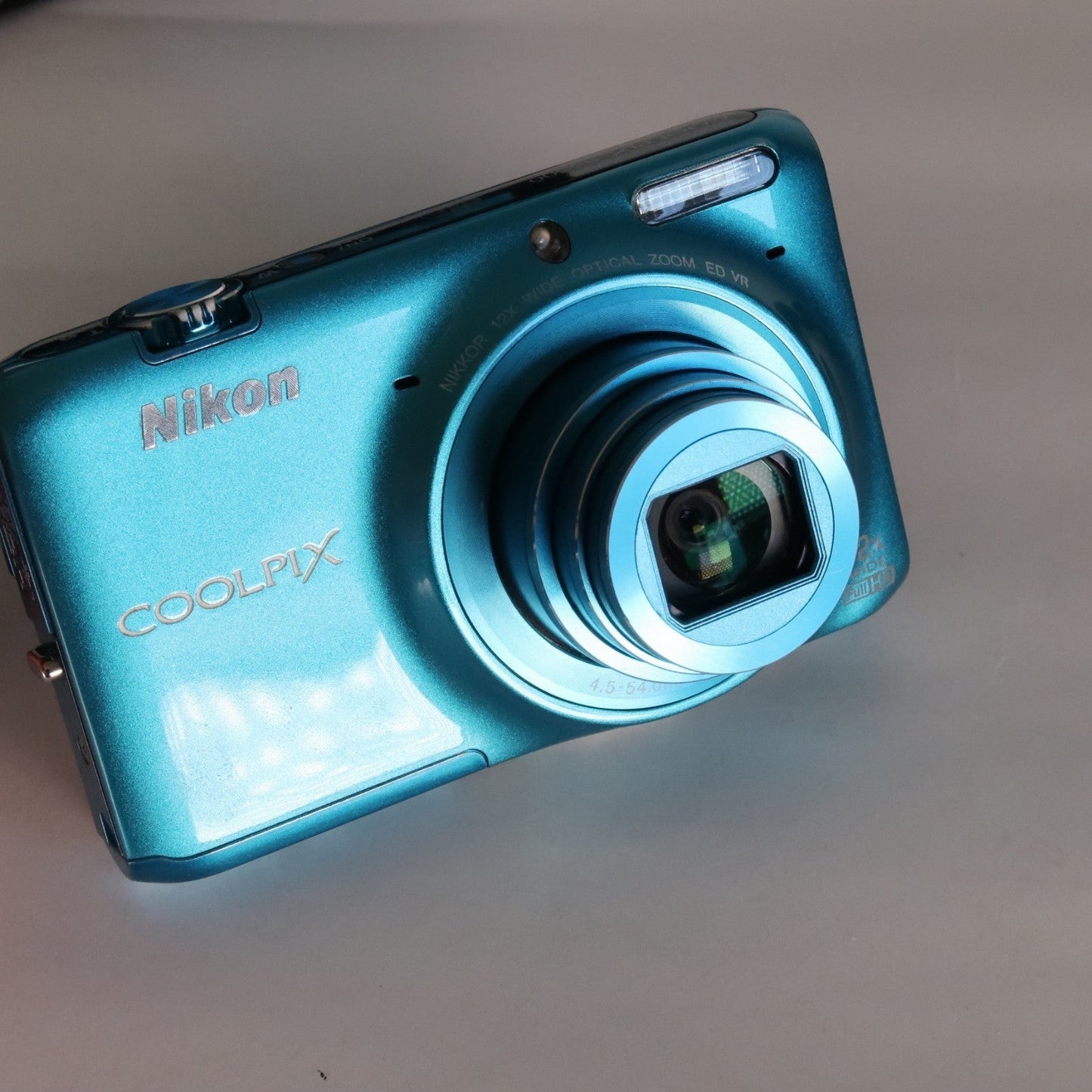 Nikona Coolpix S6500 16.0MP Compact Digital Camera – Blue, Complete Kit – Tested