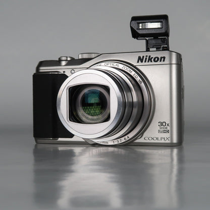 [Mint] Nikona Coolpix S9900 30x Digital Compact Camera Silver + Case + SD Card
