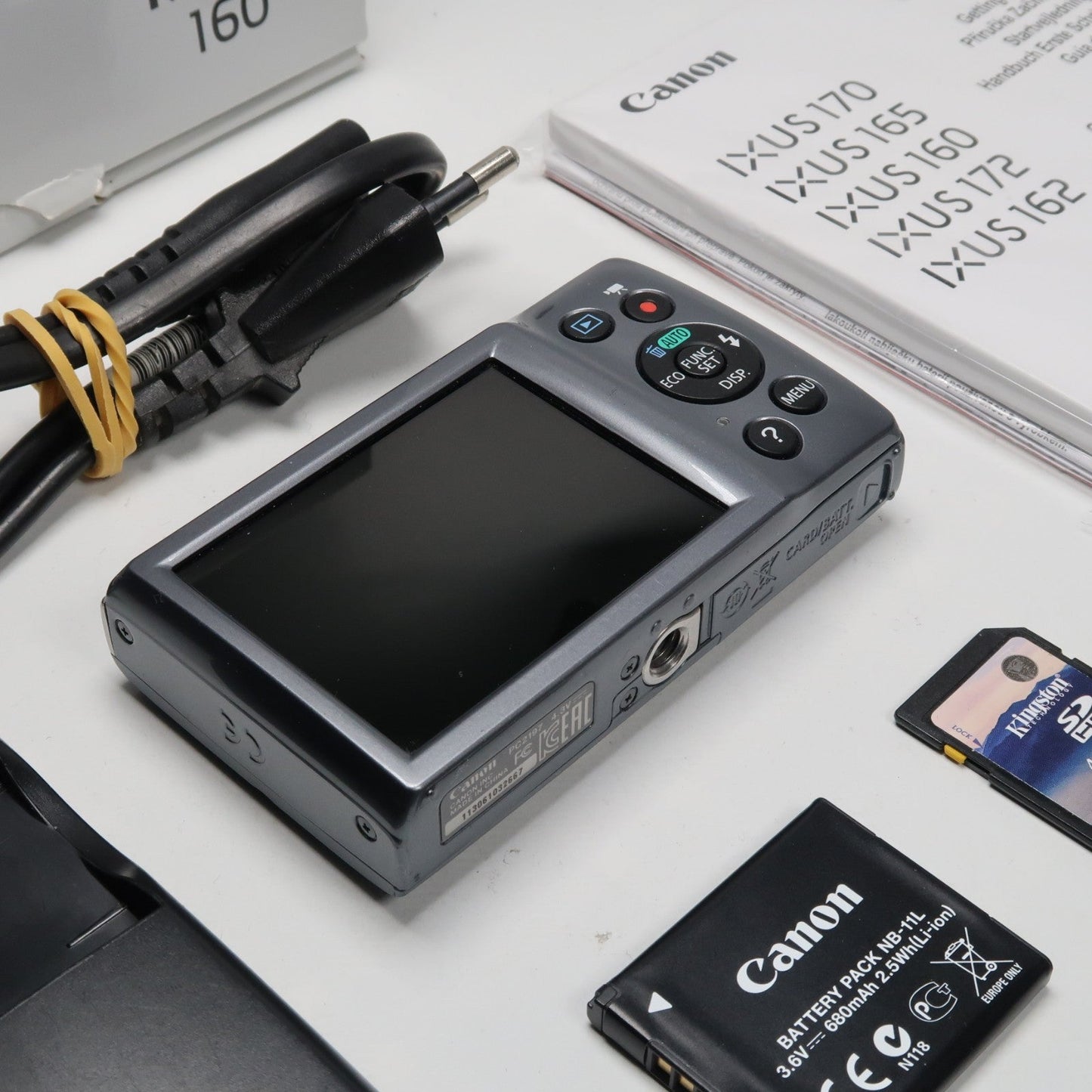 Soney Cyber-shot DSC-W800 20.1MP + Cenon IXUS 160 Silver Digital Cameras Bundle