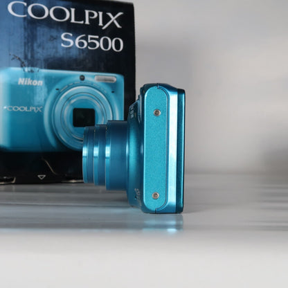 Nikona Coolpix S6500 16.0MP Compact Digital Camera – Blue, Complete Kit – Tested