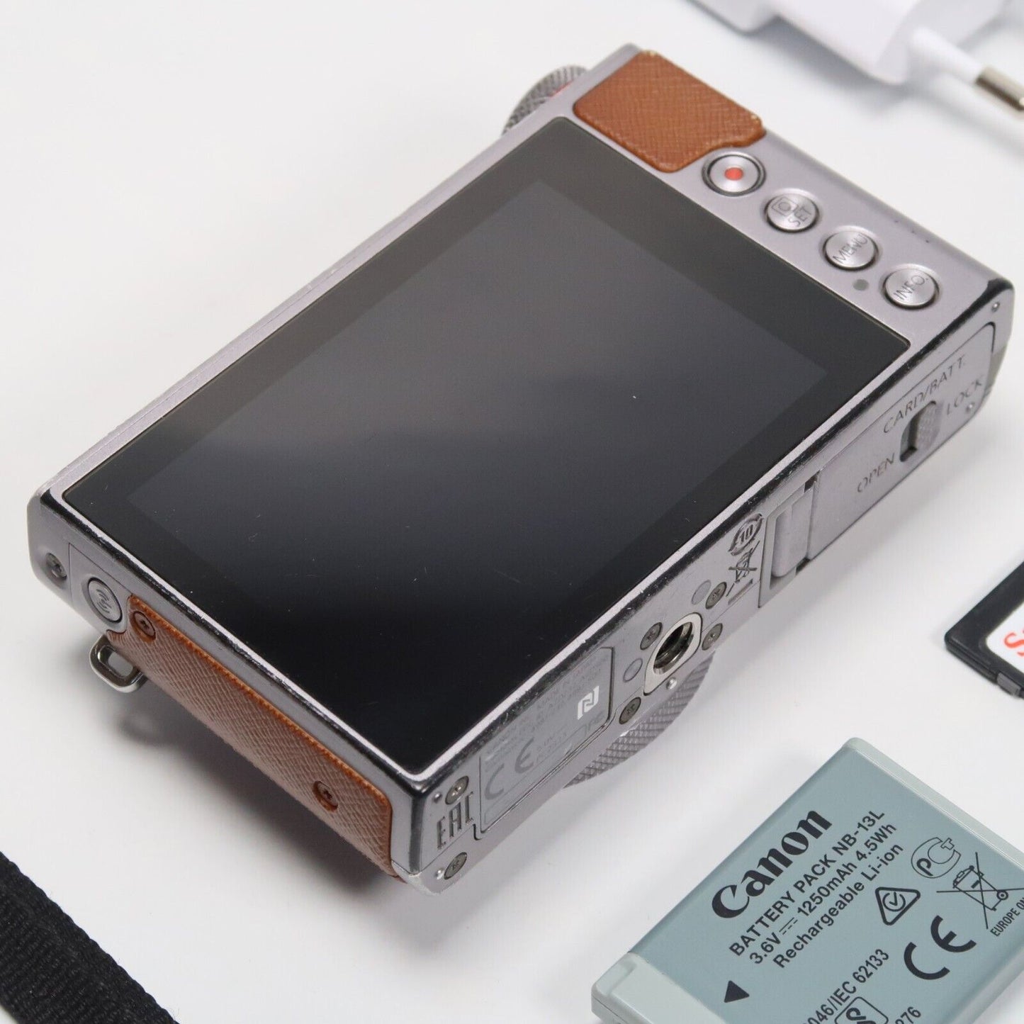 Cenon PowerShot G9X Mark II 20.1MP Digital Camera Silver + SD Card 16GB