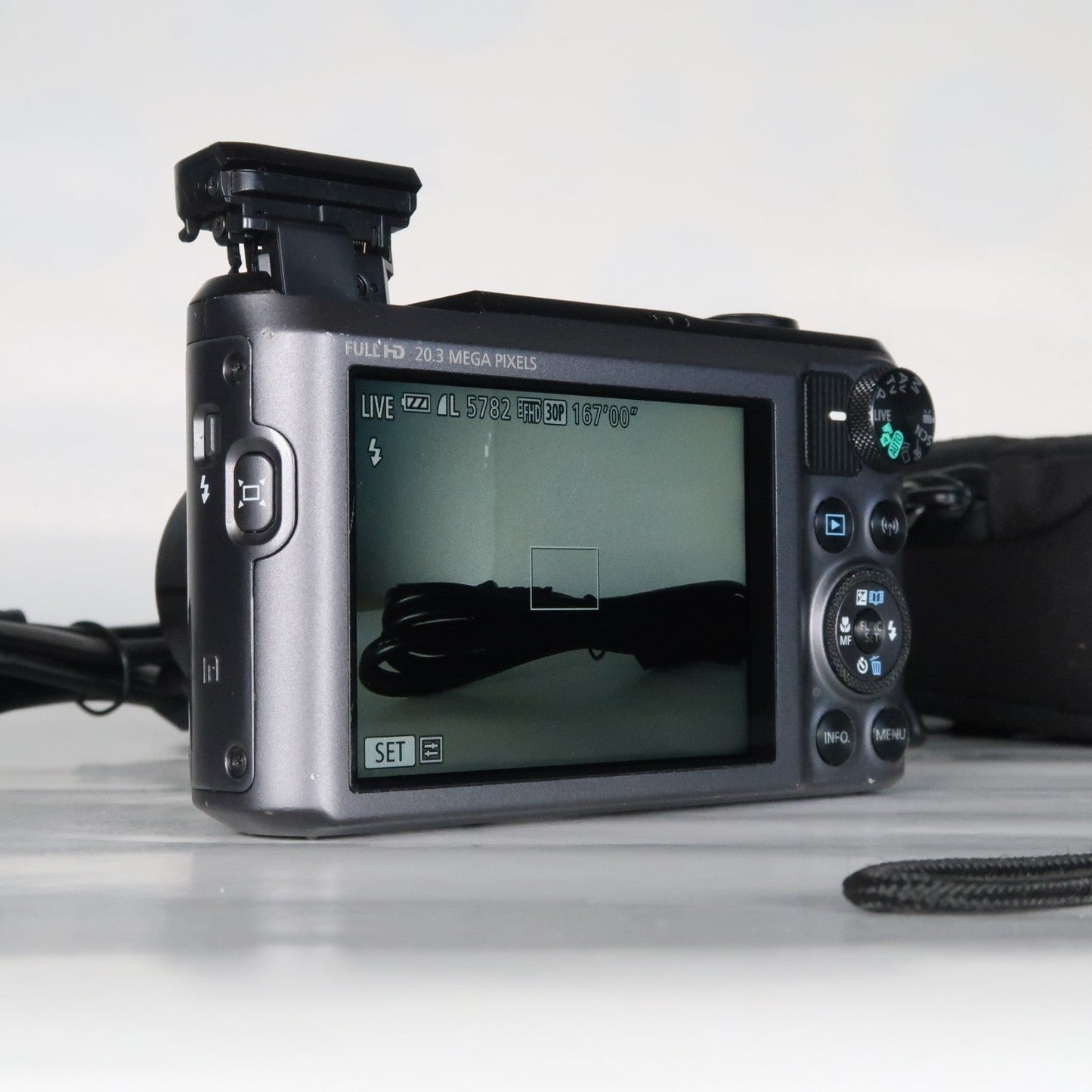 Cenon PowerShot SX720 HS 20.3MP Digital Camera – Black