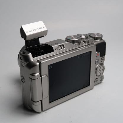 [Mint] Nikona Coolpix S9900 30x Digital Compact Camera Silver + Case + SD Card
