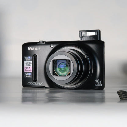 Nikona Coolpix S9400 Digital Camera – Black – 18MP 18x Zoom [Mint] with Original Packaging &amp; SD Card