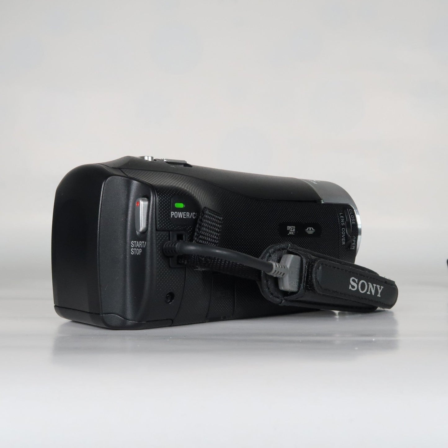 Soney HDR-CX240E Digital Video Camcorder – Excellent Condition