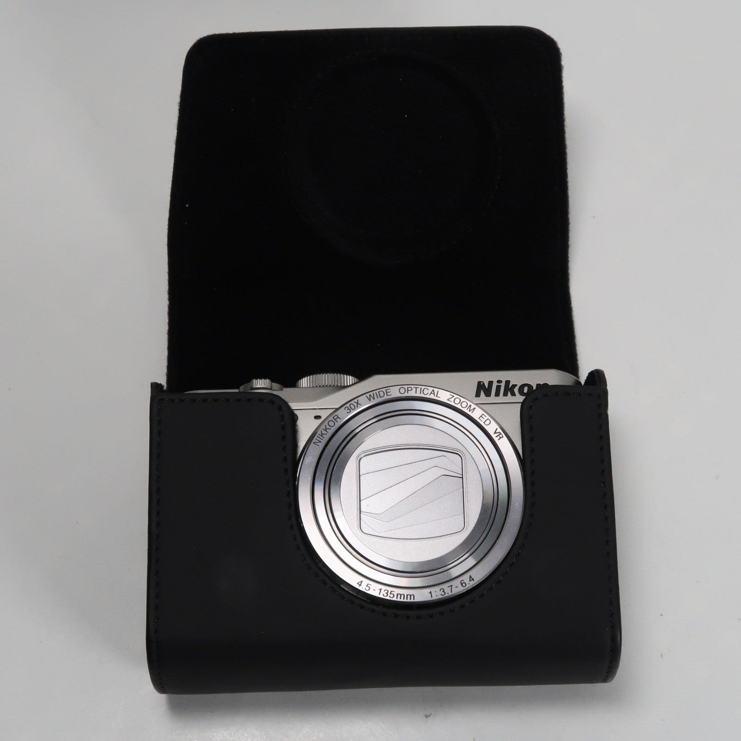 [Mint] Nikona Coolpix S9900 30x Digital Compact Camera Silver + Case + SD Card