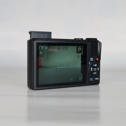 Cenon PowerShot S110 12.1MP Digital Camera – Black, Case, SD Card – Excellent