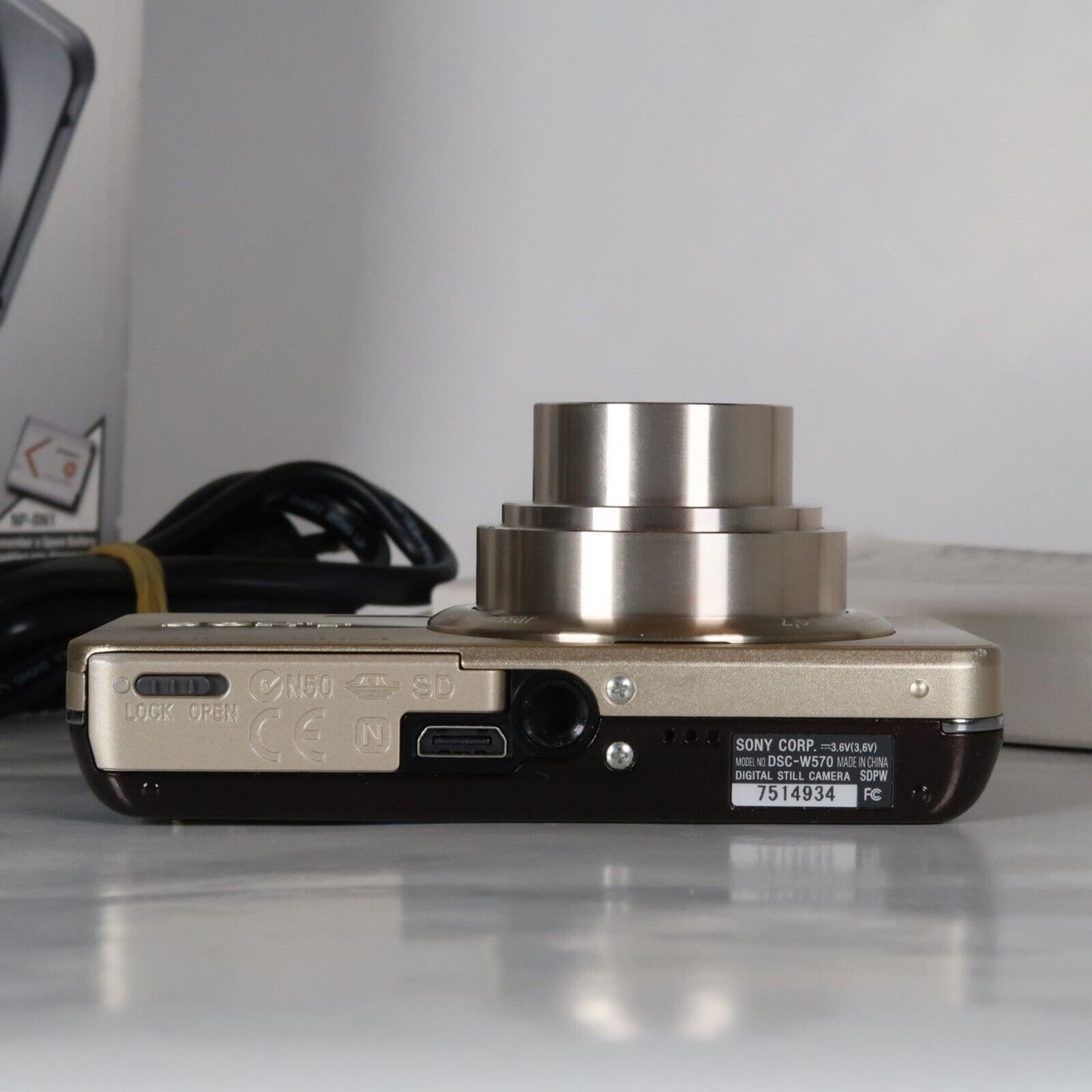 Soney Cyber-Shot DSC-W570 16.1MP 5x Digital Camera Gold – Very Good