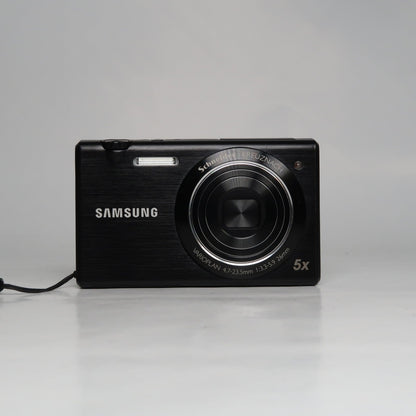 Samung MV Series MV800 16.1MP Digital Camera Black – Excellent Condition