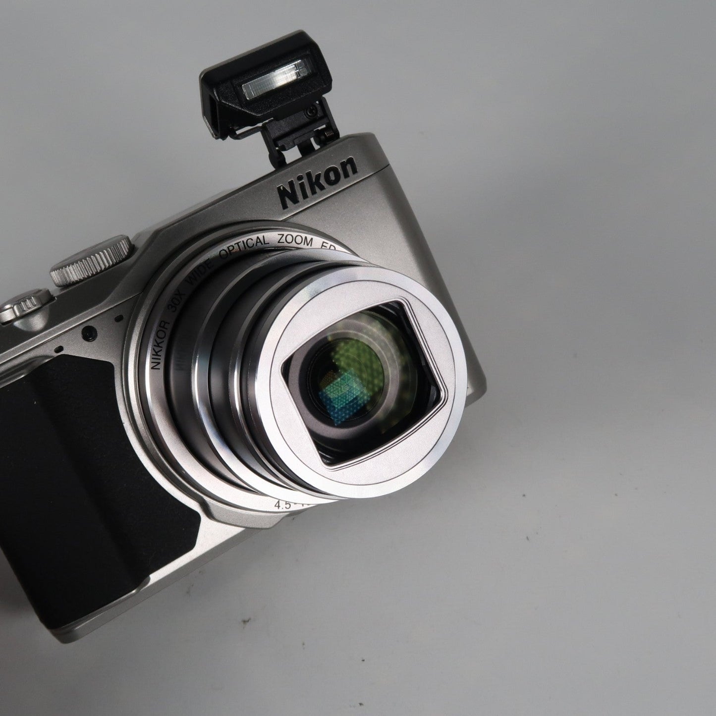 [Mint] Nikona Coolpix S9900 30x Digital Compact Camera Silver + Case + SD Card