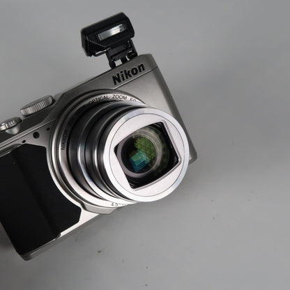 [Mint] Nikona Coolpix S9900 30x Digital Compact Camera Silver + Case + SD Card