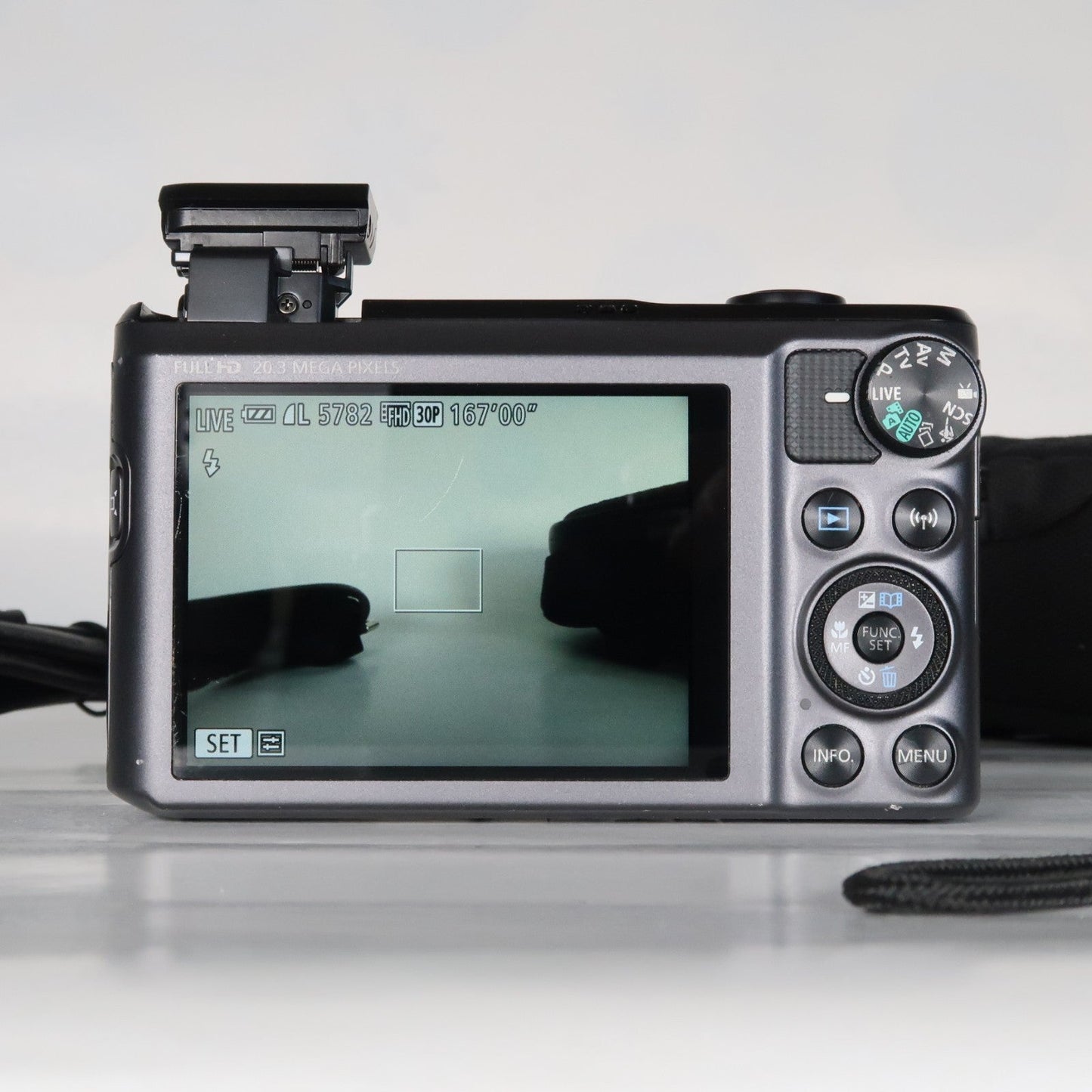 Cenon PowerShot SX720 HS 20.3MP Digital Camera – Black
