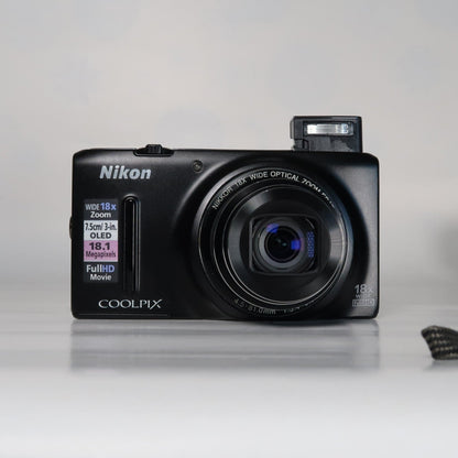 Nikona Coolpix S9400 Digital Camera – Black – 18MP 18x Zoom [Mint] with Original Packaging &amp; SD Card