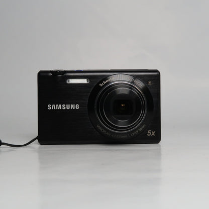 Samung MV Series MV800 16.1MP Digital Camera Black – Excellent Condition