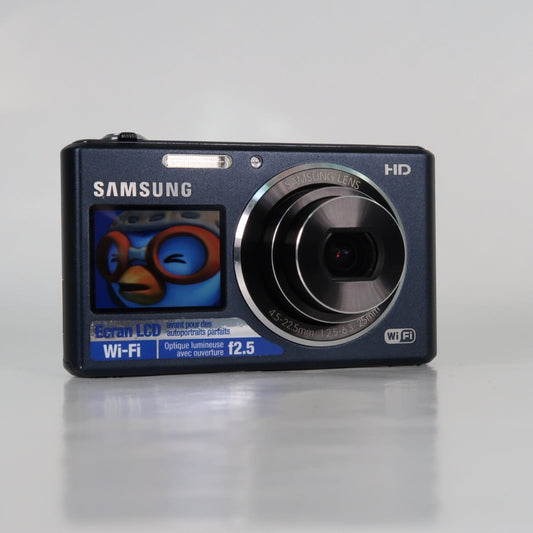 Samung  DualView DV150F 16.2MP Digital Camera – Blue – Excellent