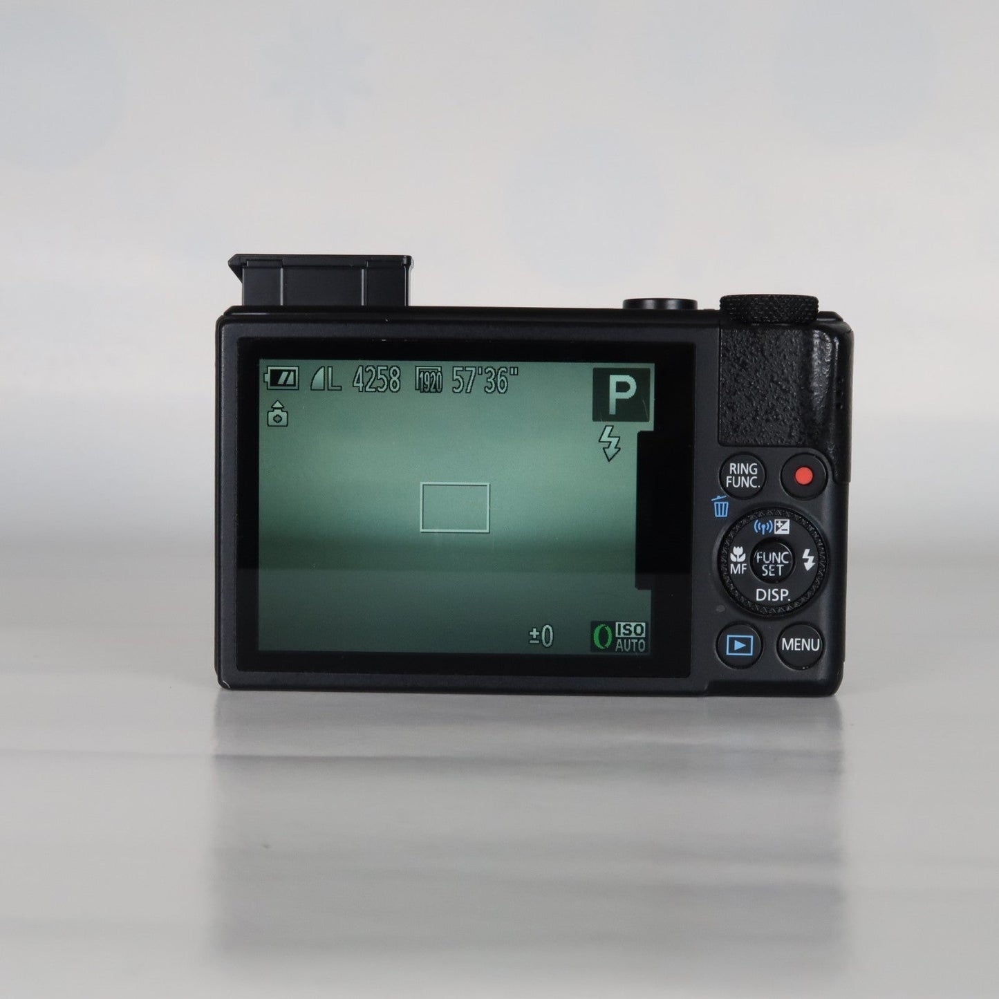 Cenon PowerShot S110 12.1MP Digital Camera – Black, Case, SD Card – Excellent