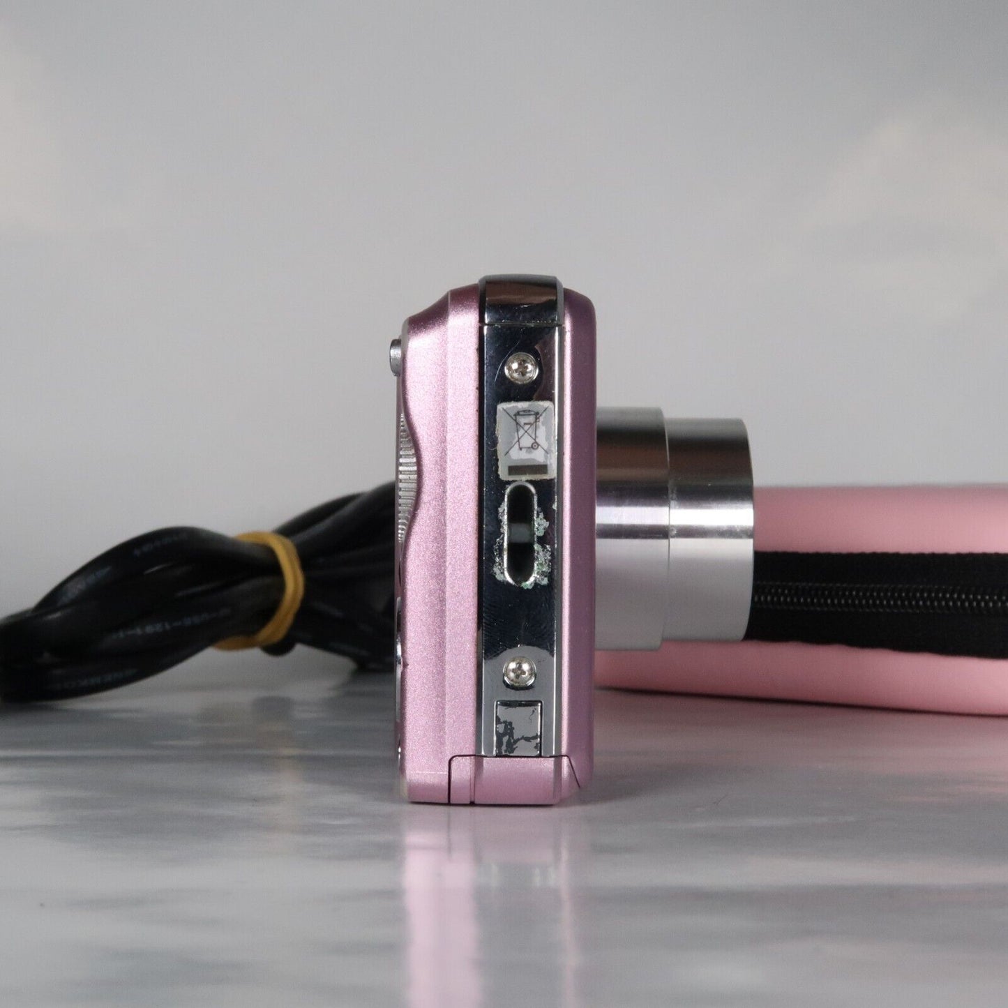 Soney Cyber-shot DSC-W210 12.1MP Digital Camera Pink – Excellent Condition