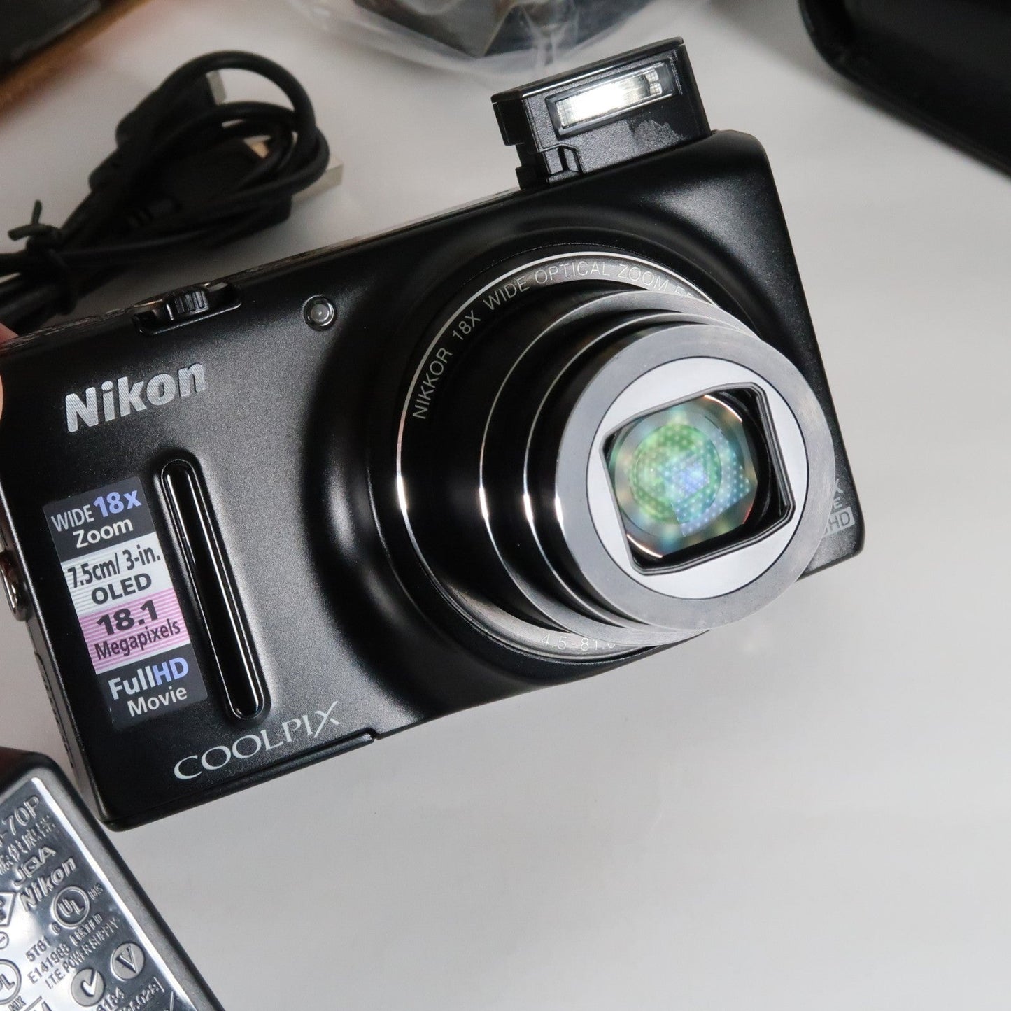 Nikona Coolpix S9400 Digital Camera – Black – 18MP 18x Zoom [Mint] with Original Packaging &amp; SD Card