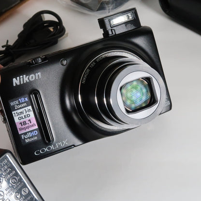 Nikona Coolpix S9400 Digital Camera – Black – 18MP 18x Zoom [Mint] with Original Packaging &amp; SD Card