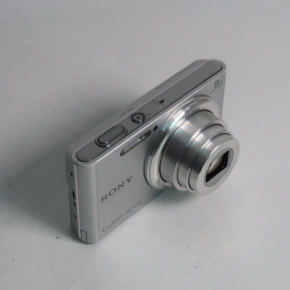 Soney Cyber-shot DSC-W730 16.1MP 8x + Cenon IXUS 185 – Bundle Deal