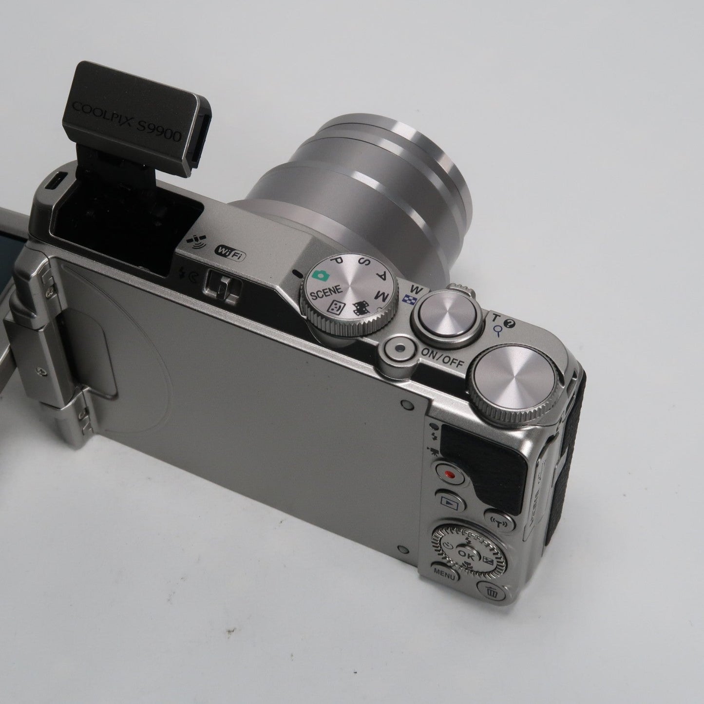 [Mint] Nikona Coolpix S9900 30x Digital Compact Camera Silver + Case + SD Card