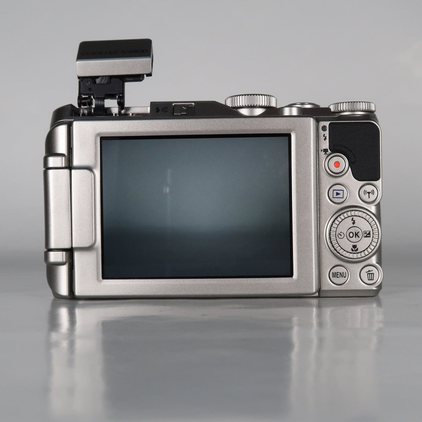 [Mint] Nikona Coolpix S9900 30x Digital Compact Camera Silver + Case + SD Card