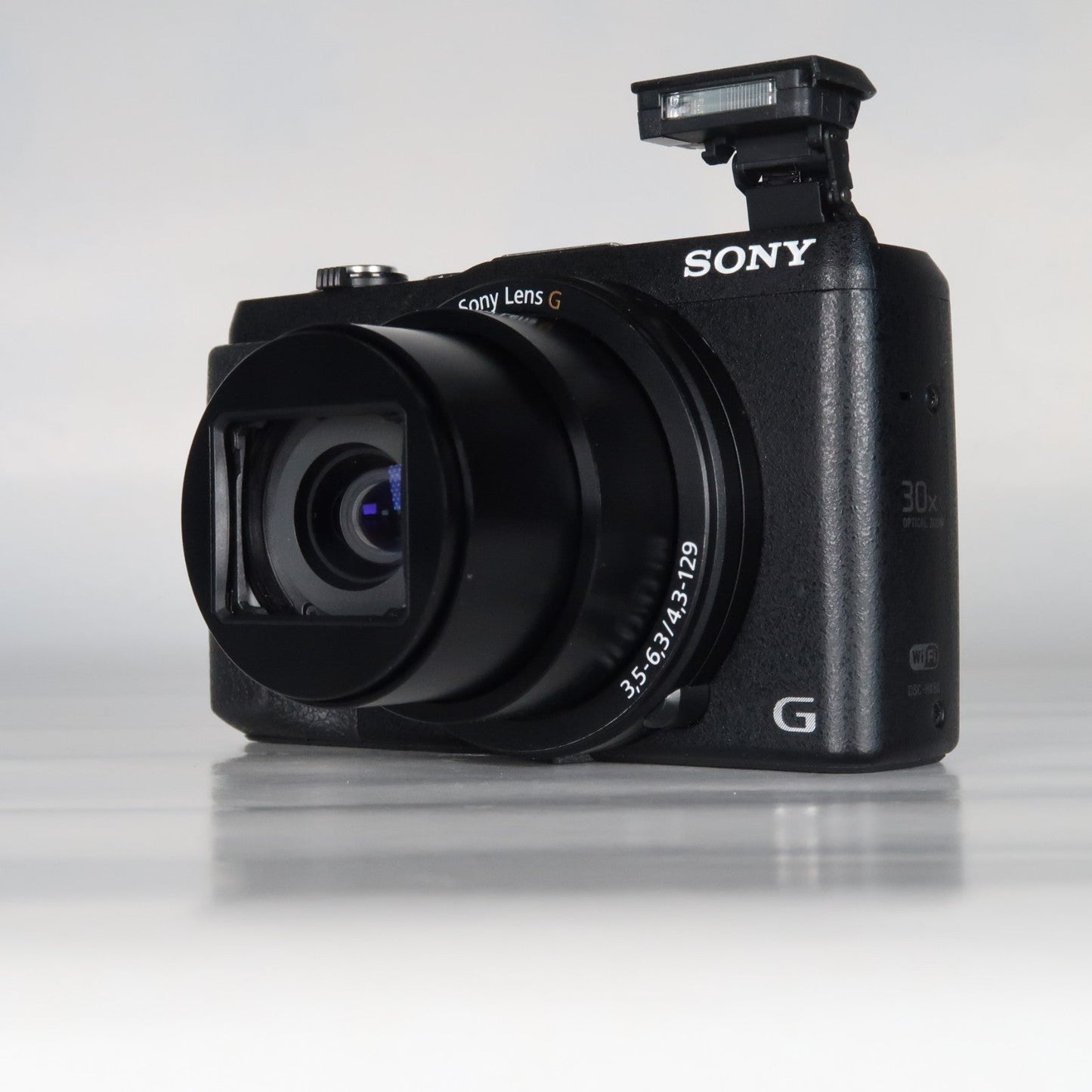 Soney CyberShot DSC-HX60V 20.4MP – Black – 30x Zoom + Case + 32GB SD Card
